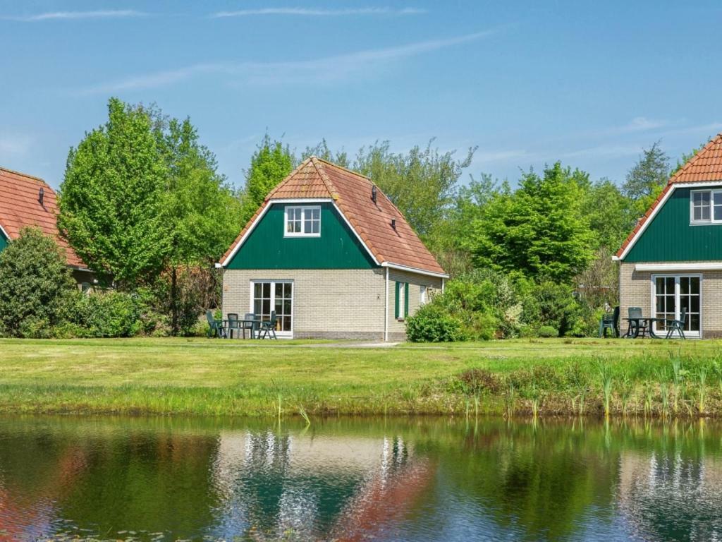 Landal Hunerwold State Hotel Wateren Bagian luar foto