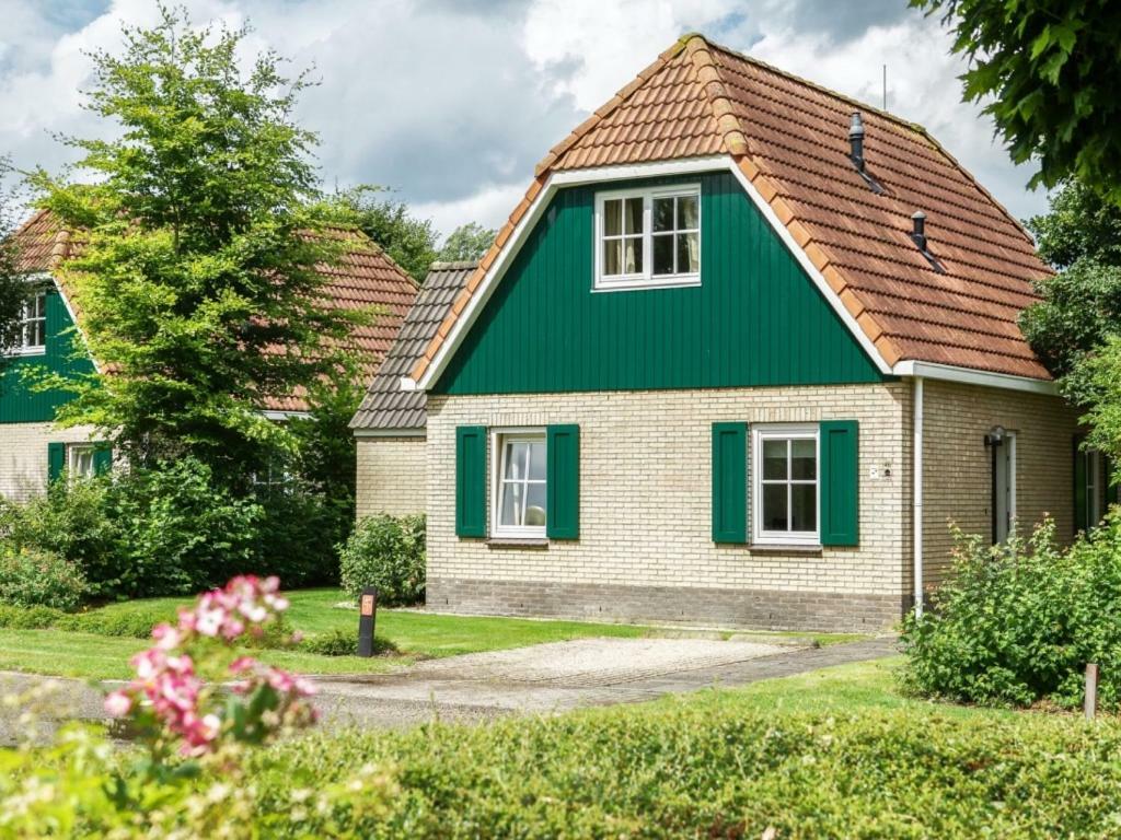 Landal Hunerwold State Hotel Wateren Bagian luar foto