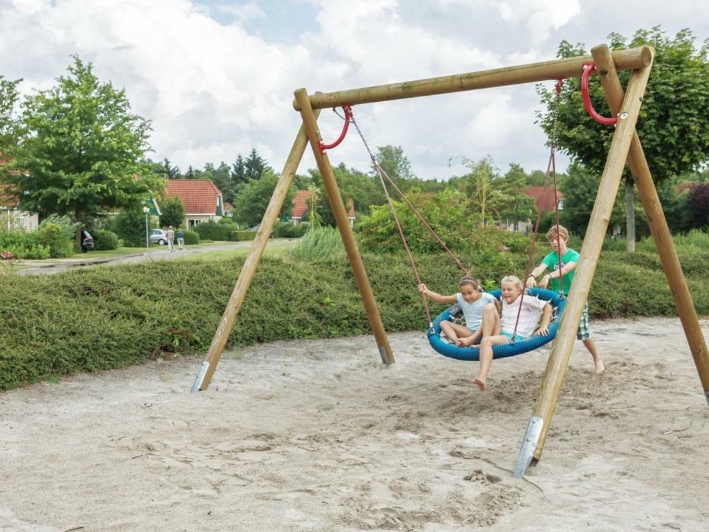 Landal Hunerwold State Hotel Wateren Bagian luar foto